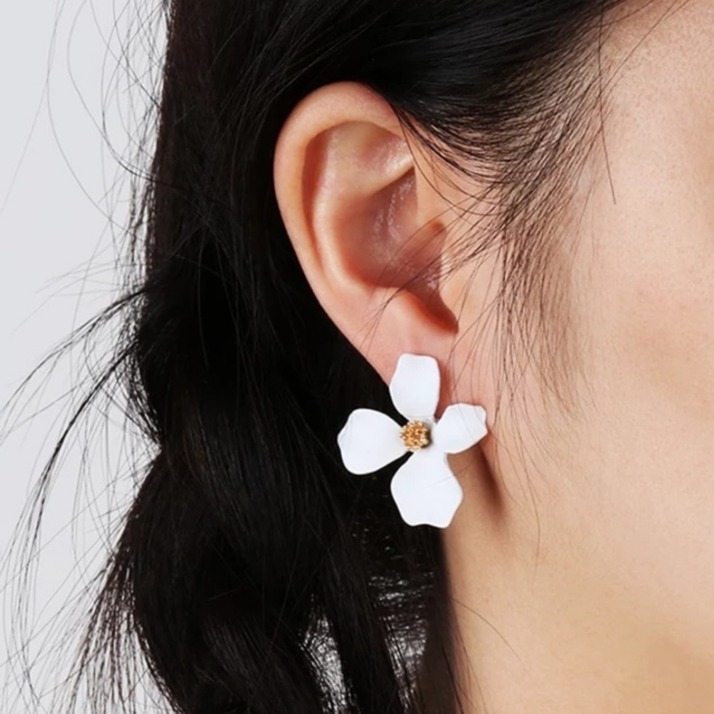 White flower earrings